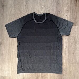 Lululemon Metal Vent tech shirt